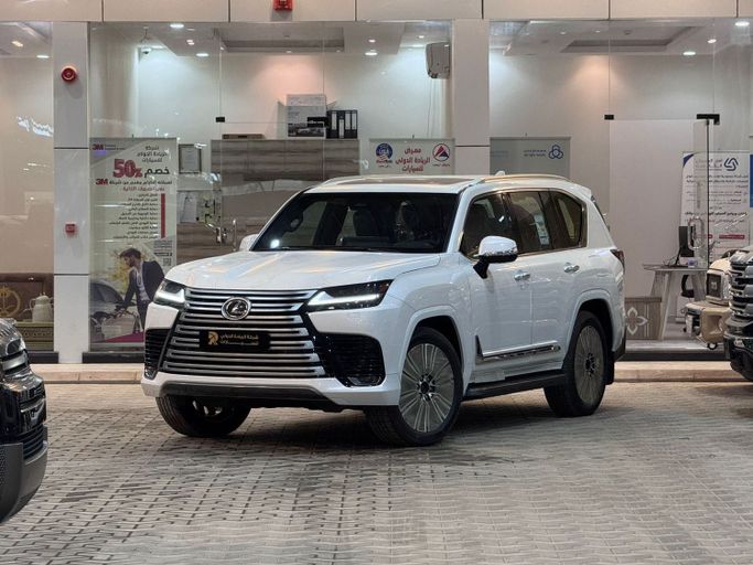 جديدة Lexus LX 600 رابعاً, 3.4 l, 2025 في في المملكة العربية السعودية, الرياض من Al Riyada Al Duwalya شركة الريادة الدولي للسيارات، اللون أبيض. مواصفات الخليج | AUTO.AE | إعلان #248278