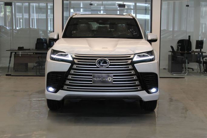 جديدة Lexus LX 600 رابعاً, 3.4 l, 2026 في في المملكة العربية السعودية, الرياض من Nahi Cars Showroom معرض ناهي للسيارات، اللون أبيض.  | AUTO.AE | إعلان #251127