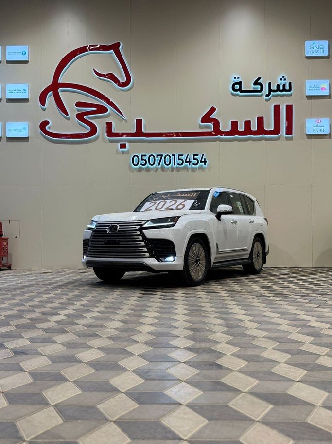 جديدة Lexus LX 600 رابعاً, 3.4 l, 2026 في في المملكة العربية السعودية, الرياض من Al Sakab Cars شركة السكب الراقي للسيارات، اللون أبيض. مواصفات الخليج | AUTO.AE | إعلان #251958