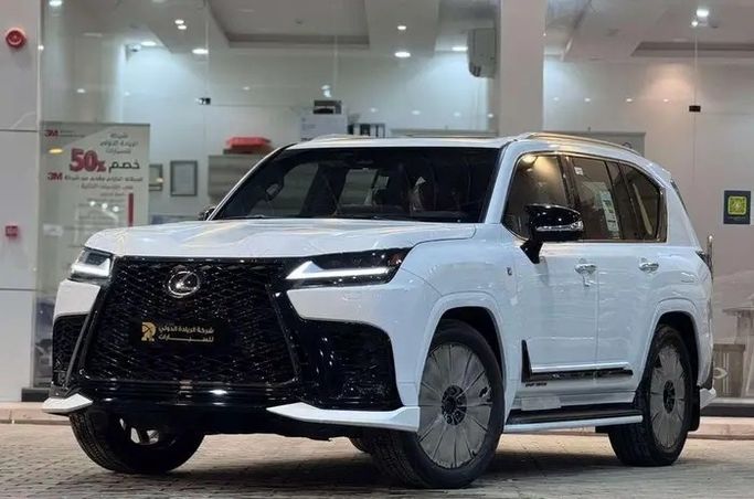 جديدة Lexus LX 600 رابعاً, 3.4 l, 2026 في في المملكة العربية السعودية, الرياض من Al Riyada Al Duwalya شركة الريادة الدولي للسيارات، اللون أبيض.  | AUTO.AE | إعلان #262801