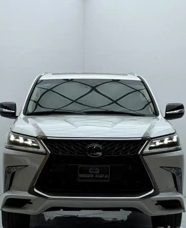 مستعملة Lexus LX 570 ثالثاً فيس ليفت 2, 5.7 l, 2018 في في المملكة العربية السعودية, الرياض من Ramz Al Qiyadah معرض رمز القيادة، اللون أبيض. مواصفات الخليج | AUTO.AE | إعلان #267765