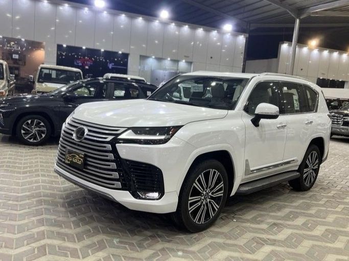 Used ⁦Lexus LX 600 IV, 3.4 l, 2025⁩ in Saudi Arabia, Riyadh by Fakhamat Najd معرض فخامة نجد للسيارات, White color. Other | AUTO.AE | Listing #288793