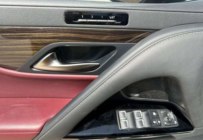 Подержанный Lexus LX 600 IV, 3.4 л, 2023 в Саудовская Аравия, Эр-Рияд от Al Shukh شركة معرض الشيوخ للسيارات Белый цвет.  | AUTO.AE | Объявление #296210 — фото 10 из 17