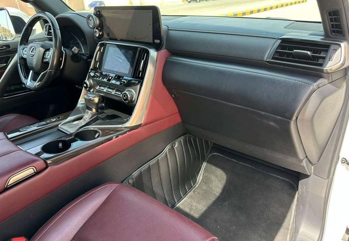 Подержанный Lexus LX 600 IV, 3.4 л, 2023 в Саудовская Аравия, Эр-Рияд от Al Shukh شركة معرض الشيوخ للسيارات Белый цвет.  | AUTO.AE | Объявление #296210 — фото 17 из 17