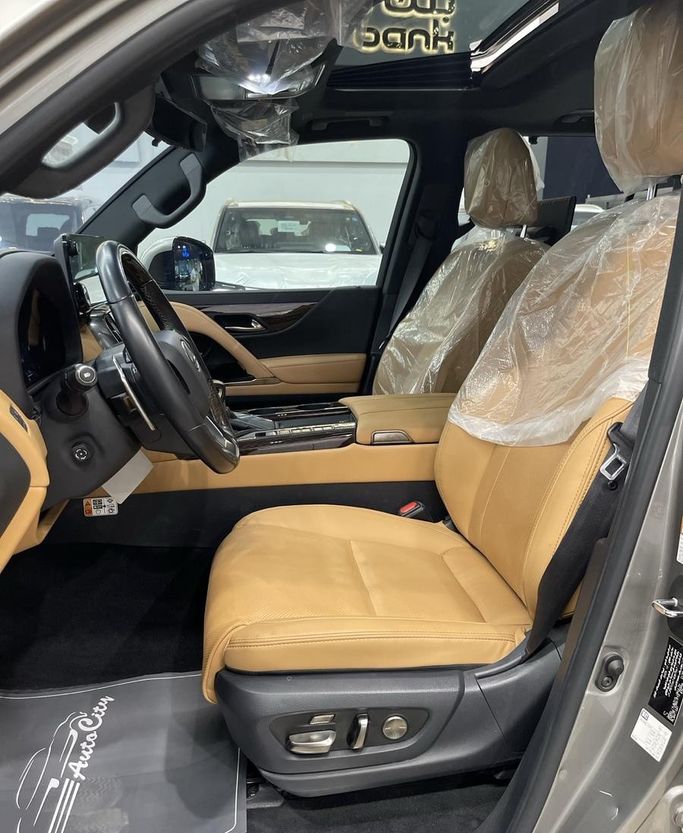Подержанный Lexus LX 600 IV, 3.4 л, 2026 в Саудовская Аравия, Эр-Рияд от Auto City أوتو سيتي Серый цвет.  | AUTO.AE | Объявление #296418 — фото 9 из 15