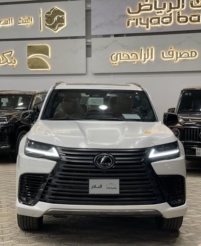 Новый Lexus LX 600 IV, 3.4 л, 2025 в Саудовская Аравия, Эр-Рияд от Auto City أوتو سيتي Белый цвет.  | AUTO.AE | Объявление #296435 — фото 3 из 15