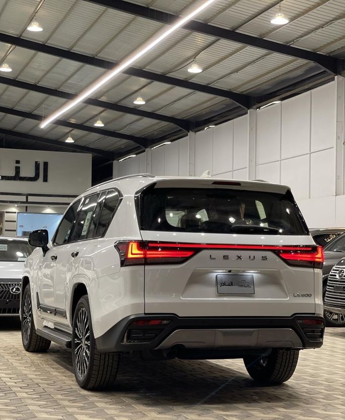 Новый Lexus LX 600 IV, 3.4 л, 2025 в Саудовская Аравия, Эр-Рияд от Auto City أوتو سيتي Белый цвет.  | AUTO.AE | Объявление #296435 — фото 4 из 15