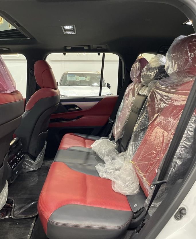 Подержанный Lexus LX 600 IV, 3.4 л, 2023 в Саудовская Аравия, Эр-Рияд от Auto City أوتو سيتي Белый цвет.  | AUTO.AE | Объявление #296447 — фото 10 из 15