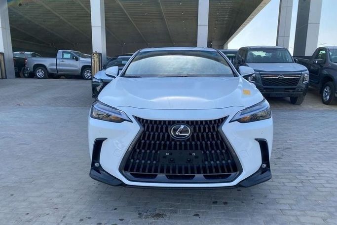 جديدة Lexus NX 350 ثانياً, 2.4 l, 2026 في في المملكة العربية السعودية, الرياض من Saqar Najd معرض صقر نجد للسيارات، اللون أبيض.  | AUTO.AE | إعلان #251233