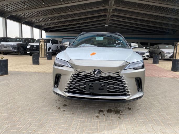 جديدة Lexus RX 350 V, 2.4 l, 2026 في في المملكة العربية السعودية, الرياض من Saqar Najd معرض صقر نجد للسيارات، اللون فضي.  | AUTO.AE | إعلان #251195