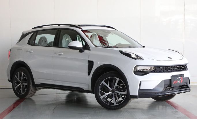 Новый Lynk & Co 01 I Рестайлинг 2, 2.0 л, 2024 в Саудовская Аравия, Эр-Рияд от RPM شركة أربي ام للسيارات Белый цвет.  | AUTO.AE | Объявление #246795