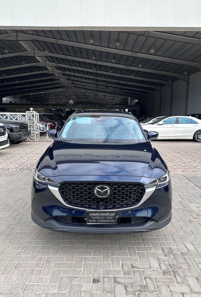 مستعملة Mazda CX-5 فيس ليفت الثاني, 2.0 l, 2024 في في المملكة العربية السعودية, الرياض من Asl Al Etemad معرض اصل الاعتماد للسيارات، اللون أزرق داكن.  | AUTO.AE | إعلان #247335