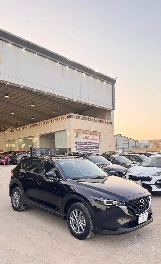 مستعملة Mazda CX-5 فيس ليفت الثاني, 2.5 l, 2023 في في المملكة العربية السعودية, الرياض من Qimmat Al Majd  معرض قمة المجد للسيارات، اللون أسود.  | AUTO.AE | إعلان #251878