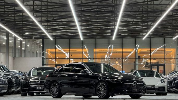 مستعملة Mercedes-Benz C-Class 200 V (W206), 2.0 l, 2023 في في المملكة العربية السعودية, الرياض من Al Jood الجود، اللون أسود.  | AUTO.AE | إعلان #248222
