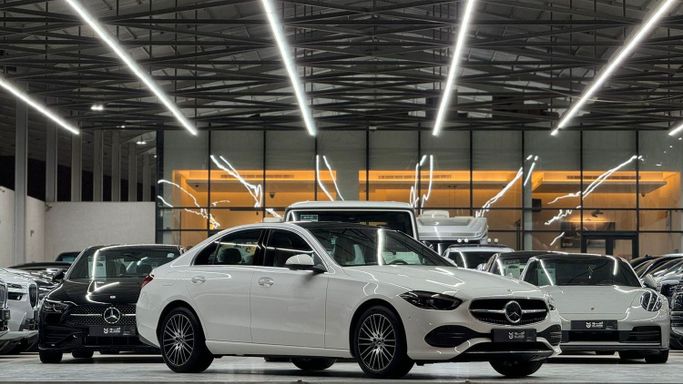 جديدة Mercedes-Benz C-Class 200 V (W206), 2.0 l, 2025 في في المملكة العربية السعودية, الرياض من Al Jood الجود، اللون أبيض.  | AUTO.AE | إعلان #248246