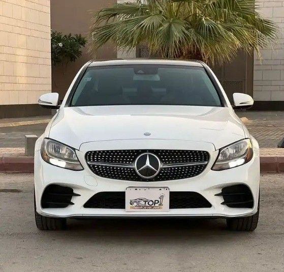 مستعملة Mercedes-Benz C-Class 300 IV (W205), 2.0 l, 2017 في في المملكة العربية السعودية, الرياض من First Top One Cars معرض فيرست توب ون للسيارات، اللون أبيض.  | AUTO.AE | إعلان #260498