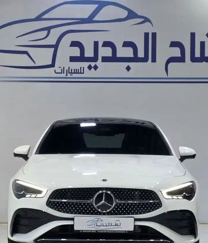 مستعملة Mercedes-Benz CLA 200 عملية فيس ليفت II (C118، X118), 1.3 l, 2025 في في المملكة العربية السعودية, الرياض من Al Wishah Cars معرض الوشاح للسيارات، اللون أبيض. مواصفات الخليج | AUTO.AE | إعلان #259064