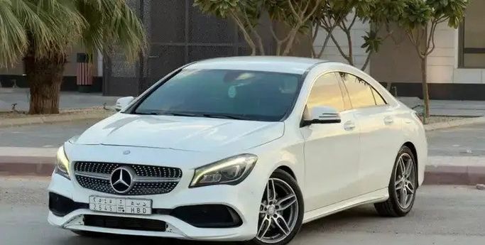 Used ⁦Mercedes-Benz CLA 250 I (C117, X117) Facelift, 2.0 l, 2017⁩ in Saudi Arabia, Riyadh by شركة رمال الأندلس للسيارات, White color.  | AUTO.AE | Listing #289118