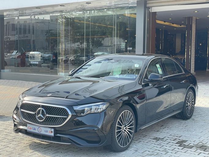 جديدة Mercedes-Benz E-Class 200 السادس (W214، S214), 2.0 l, 2026 في في المملكة العربية السعودية, الرياض من Car Lik معرض كار لك للسيارات، اللون أسود.  | AUTO.AE | إعلان #256442