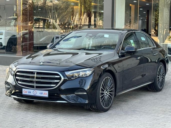 جديدة Mercedes-Benz E-Class 200 السادس (W214، S214), 2.0 l, 2026 في في المملكة العربية السعودية, الرياض من Car Lik معرض كار لك للسيارات، اللون أسود.  | AUTO.AE | إعلان #256529