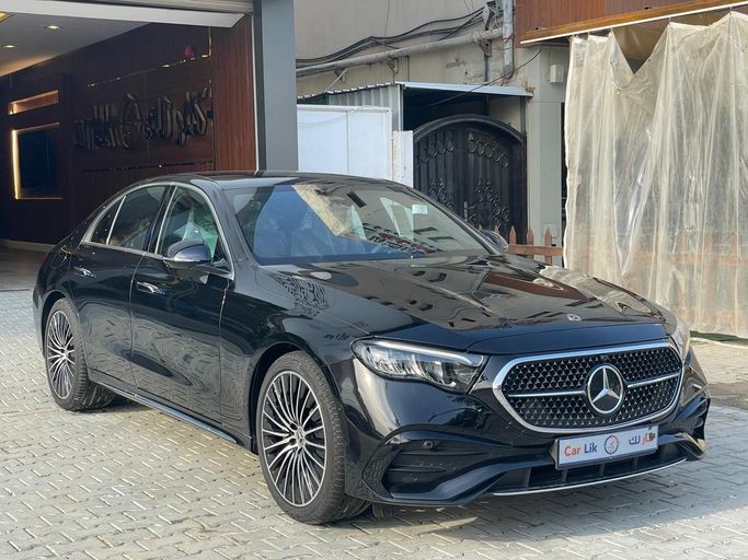 جديدة Mercedes-Benz E-Class 200 السادس (W214، S214), 2.0 l, 2026 في في المملكة العربية السعودية, الرياض من Car Lik معرض كار لك للسيارات، اللون أسود.  | AUTO.AE | إعلان #256764