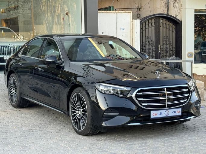 جديدة Mercedes-Benz E-Class 200 السادس (W214، S214), 2.0 l, 2026 في في المملكة العربية السعودية, الرياض من Car Lik معرض كار لك للسيارات، اللون أسود.  | AUTO.AE | إعلان #256800