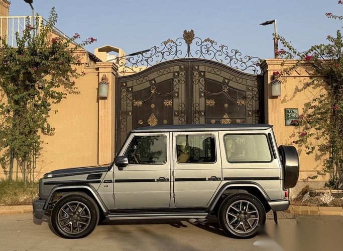 مستعملة Mercedes-Benz G-Class AMG 55 AMG I (W463) فيس ليفت I (W463), 5.4 l, 2012 في في المملكة العربية السعودية, الرياض من Sharyan Al Asimah معرض شريان العاصمة للسيارات، اللون رمادي.  | AUTO.AE | إعلان #263489