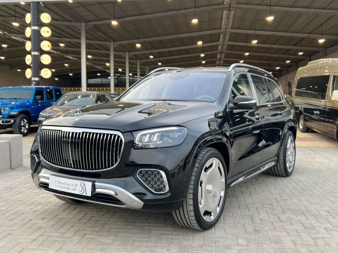 Подержанный Mercedes-Benz Maybach GLS 600 I Рестайлинг, 4.0 л, 2025 в Саудовская Аравия, Эр-Рияд от Al Sughayyir Cars الصغير للسيارات Черный цвет.  | AUTO.AE | Объявление #254859