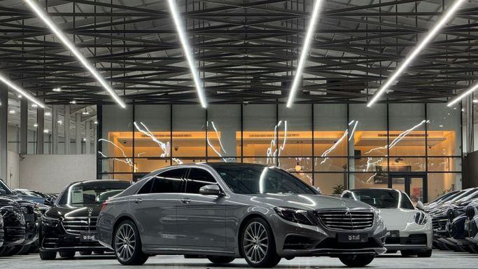 مستعملة Mercedes-Benz S-Class 400 Long السادس (W222، C217), 3.0 l, 2015 في في المملكة العربية السعودية, الرياض من Al Jood الجود، اللون رمادي.  | AUTO.AE | إعلان #248228