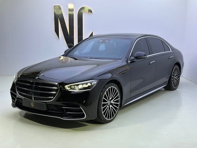 Подержанный Mercedes-Benz S-Class 450 4MATIC VII (W223), 3.0 л, 2022 в Саудовская Аравия, Эр-Рияд от Black Car  Черный цвет. GCC | AUTO.AE | Объявление #255879