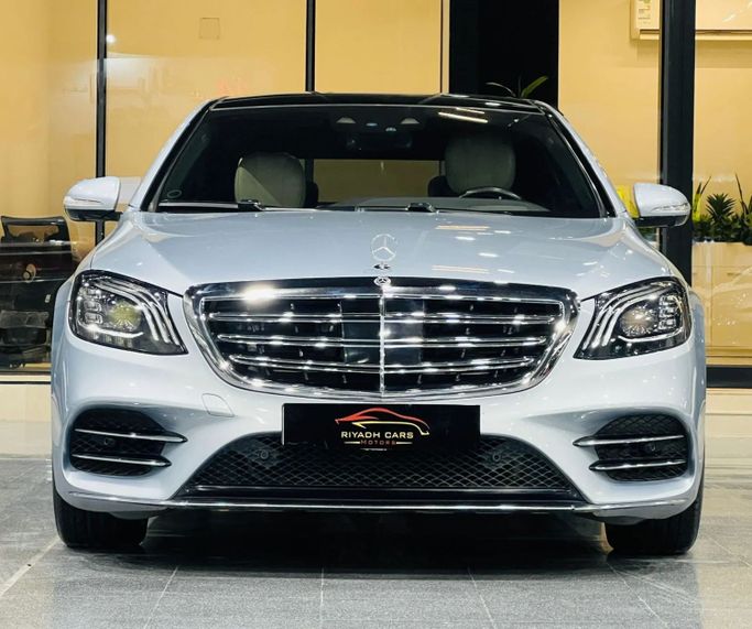 Used Mercedes-Benz S-Class 560 VI (W222, C217) Facelift, 4.0 l, 2018 in Saudi Arabia, Riyadh by Riyadh Cars معرض الرياض للسيارات, Silver color. GCC Specs | AUTO.AE | Listing #258589