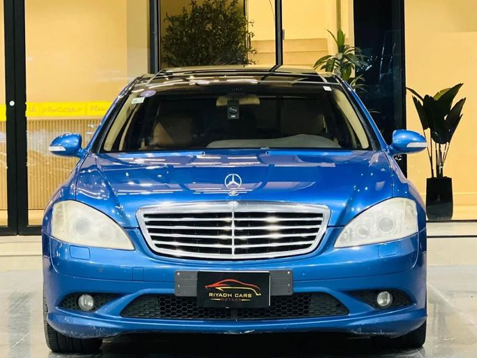 مستعملة Mercedes-Benz S-Class 500 V (W221), 5.5 l, 2007 في في المملكة العربية السعودية, الرياض من Riyadh Cars معرض الرياض للسيارات، اللون أزرق فاتح. مواصفات الخليج | AUTO.AE | إعلان #258610
