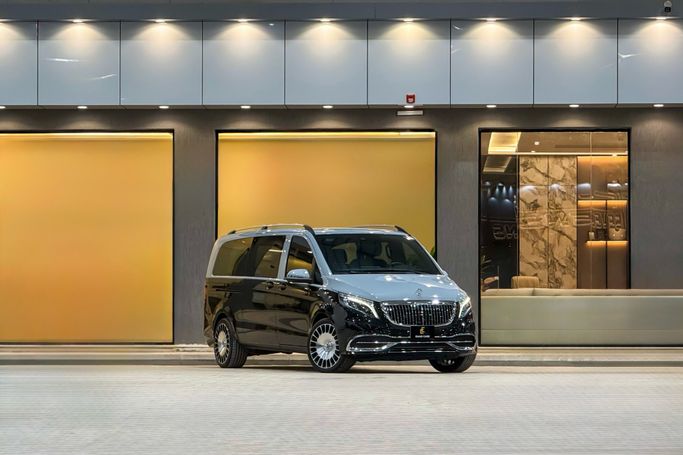 مستعملة Mercedes-Benz V-Class 250 L عملية فيس ليفت III (W447), 2.0 l, 2022 في في المملكة العربية السعودية, الرياض من Emad Cars  عماد كارز ، اللون أسود. مواصفات الخليج | AUTO.AE | إعلان #255632
