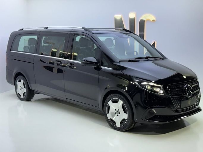 جديدة Mercedes-Benz V-Class 300 III (W447 W447) فيس ليفت 2, 2.0 l, 2026 في في المملكة العربية السعودية, الرياض من Black Car ، اللون أسود. مواصفات الخليج | AUTO.AE | إعلان #256083