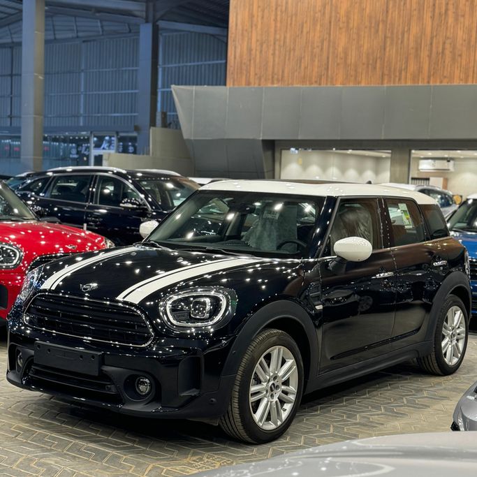 جديدة MINI Countryman Cooper فيس ليفت الثاني, 1.5 l, 2023 في في المملكة العربية السعودية, الرياض من Wasm Car Trading شركة وسم للسيارات، اللون أسود.  | AUTO.AE | إعلان #245066