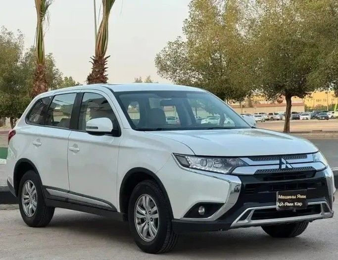 Подержанный Mitsubishi Outlander III Рестайлинг 3, 2.0 л, 2022 в Саудовская Аравия, Эр-Рияд от Al Yami Cars  معرض اليامي للسيارات Белый цвет. GCC | AUTO.AE | Объявление #259897