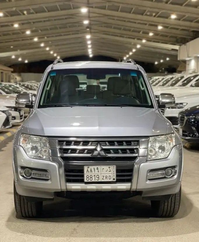 Подержанный Mitsubishi Pajero IV (V80/V90) Рестайлинг 2, 3.5 л, 2018 в Саудовская Аравия, Эр-Рияд от Fal Al Khair فال الخير Серебристый цвет. Other | AUTO.AE | Объявление #258536