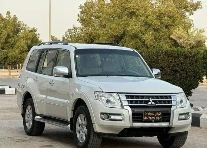 مستعملة Mitsubishi Pajero عملية فيس ليفت IV 2, 3.8 l, 2020 في في المملكة العربية السعودية, الرياض من Al Yami Cars  معرض اليامي للسيارات، اللون فضي. مواصفات الخليج | AUTO.AE | إعلان #260270