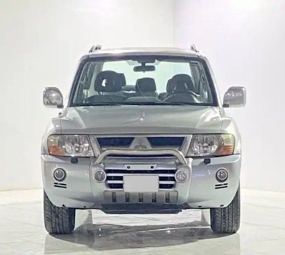Подержанный Mitsubishi Pajero III (V60/V70) Рестайлинг, 3.0 л, 2006 в Саудовская Аравия, Эр-Рияд от Bayraq Al Ibda’a Cars معرض بيرق الابداع Серебристый цвет.  | AUTO.AE | Объявление #261721