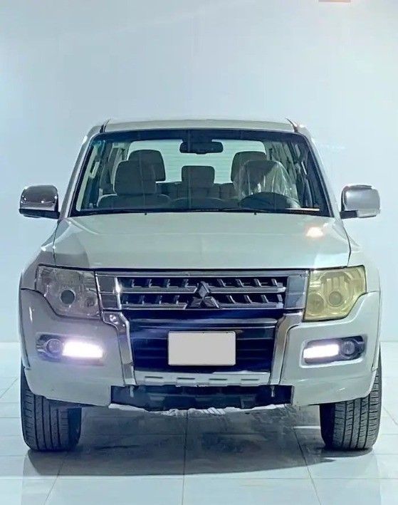 Подержанный Mitsubishi Pajero IV (V80/V90) Рестайлинг 2, 3.0 л, 2016 в Саудовская Аравия, Эр-Рияд от Bayraq Al Ibda’a Cars معرض بيرق الابداع Белый цвет.  | AUTO.AE | Объявление #261735