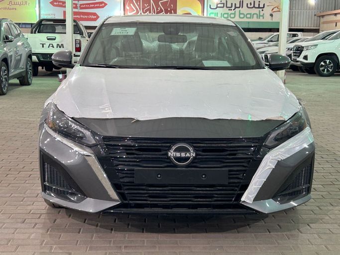 جديدة Nissan Altima فيس ليفت السادس (L34), 2.5 l, 2025 في في المملكة العربية السعودية, الرياض من Al Saadi معرض عبيد السعدي، اللون رمادي. مواصفات الخليج | AUTO.AE | إعلان #244630