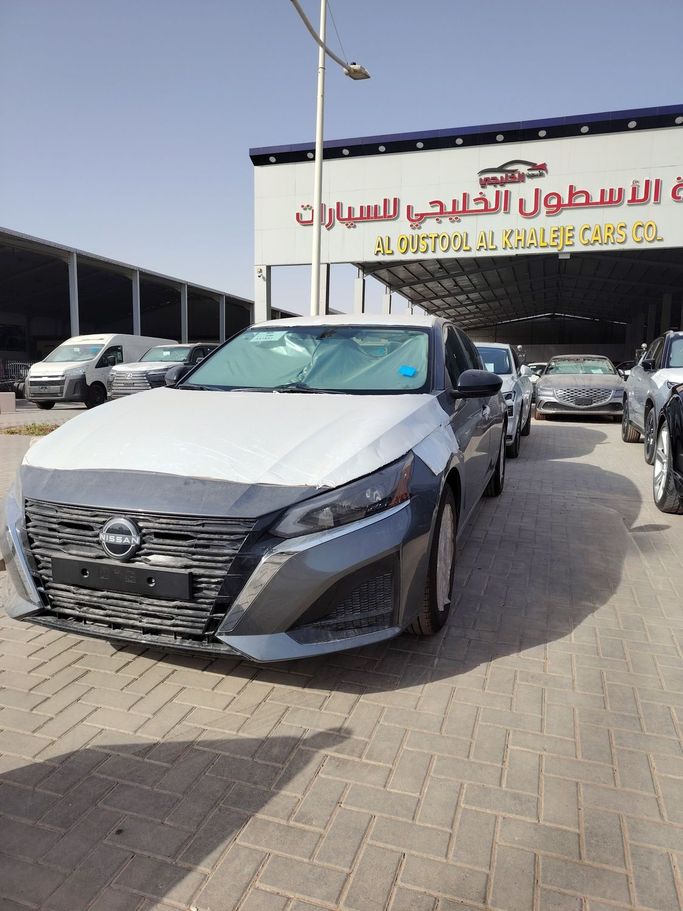 جديدة Nissan Altima فيس ليفت السادس (L34), 2.5 l, 2025 في في المملكة العربية السعودية, الرياض من Al Astool Al Khaleeji شركة الأسطول الخليجي للسيارات، اللون رمادي.  | AUTO.AE | إعلان #249323
