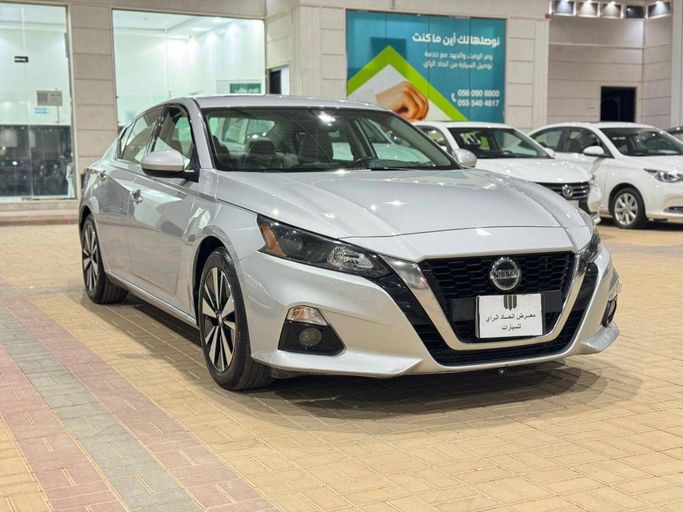 Подержанный Nissan Altima VI (L34), 2.5 л, 2022 в Саудовская Аравия, Эр-Рияд от Atehad AlRaiy معرض اتحاد الراي للسيارات Серебристый цвет.  | AUTO.AE | Объявление #250681