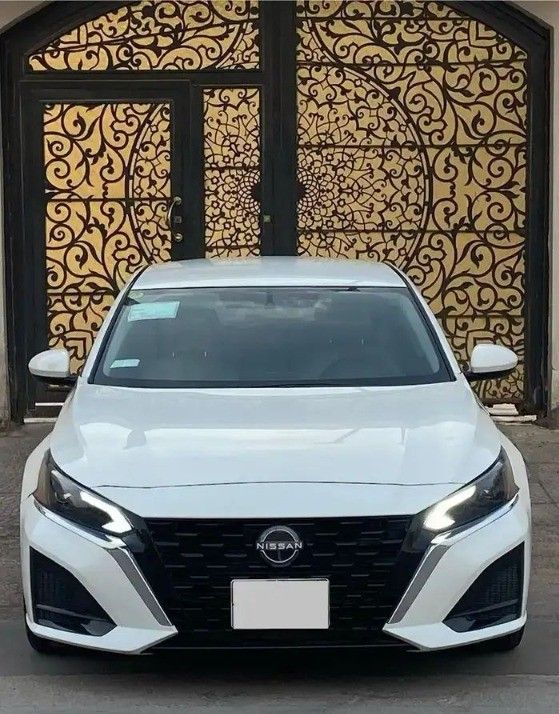 Подержанный Nissan Altima VI (L34) Рестайлинг, 2.5 л, 2023 в Саудовская Аравия, Эр-Рияд от Bayraq Al Ibda’a Cars معرض بيرق الابداع Белый цвет.  | AUTO.AE | Объявление #261737