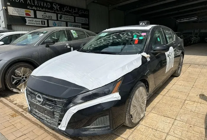 جديدة ⁦Nissan Altima فيس ليفت السادس (L34)، 2.5 l، 2026⁩ في في المملكة العربية السعودية, الرياض من Sada Al Riyadh صدى الرياض، اللون أسود. مواصفات الخليج | AUTO.AE | إعلان #288981