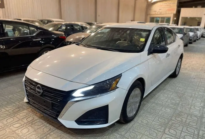 جديدة ⁦Nissan Altima فيس ليفت السادس (L34)، 2.5 l، 2026⁩ في في المملكة العربية السعودية, الرياض من Sada Al Riyadh صدى الرياض، اللون أبيض.  | AUTO.AE | إعلان #288996