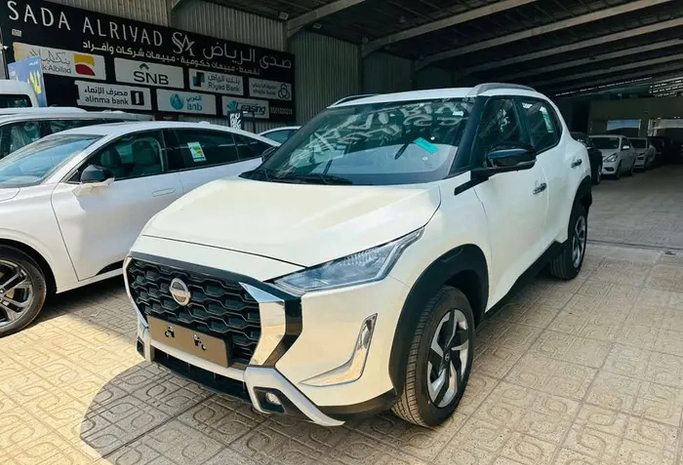 جديدة ⁦Nissan Magnite أنا فيس ليفت، 1.0 l، 2025⁩ في في المملكة العربية السعودية, الرياض من Sada Al Riyadh صدى الرياض، اللون أبيض. مواصفات الخليج | AUTO.AE | إعلان #289064