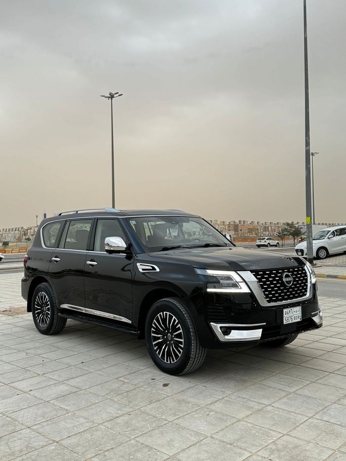 Used Nissan Patrol VI (Y62) Facelift 2, 4.0 l, 2022 in Saudi Arabia, Riyadh by Dar Car دار كار, Black color. GCC Specs | AUTO.AE | Listing #248750