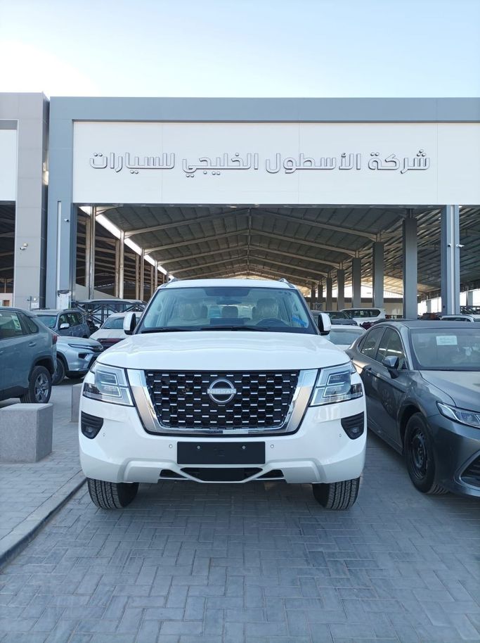 Новый Nissan Patrol VI (Y62) Рестайлинг 2, 4.0 л, 2023 в Саудовская Аравия, Эр-Рияд от Al Astool Al Khaleeji شركة الأسطول الخليجي للسيارات Белый цвет.  | AUTO.AE | Объявление #249321