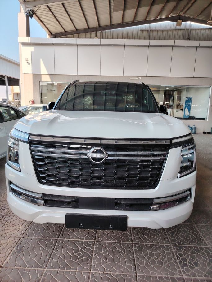 مستعملة Nissan Patrol سابعاً (Y63), 3.5 l, 2025 في في المملكة العربية السعودية, الرياض من Al Astool Al Khaleeji شركة الأسطول الخليجي للسيارات، اللون أبيض.  | AUTO.AE | إعلان #249326
